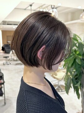 ミズチャーム(Ms.CHARM) 丸みショート/透明感カラー