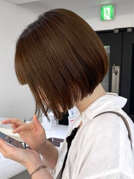 ニトバイアンキシム(nit by ahnkism) ボブミルクティーベージュブリーチダブルカラー堀江