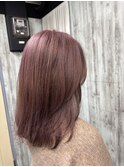 ピンクベージュ