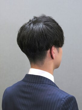 ビーダンディー(Bee dandy) ビジネス韓国マッシュショート ツーブロック 清潔感スタイル