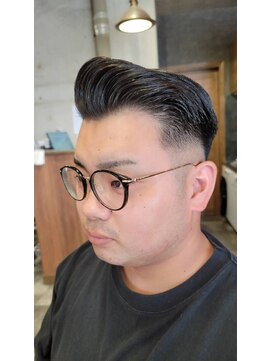 ワンワンオー バーバーショップ コンチネンタル(@110 BARBER SHOP continental) ポンパドール