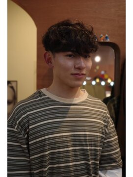 エディ(Edy) メンズマッシュ波巻きスパイラルパーマ外国人風眉毛カット岡山