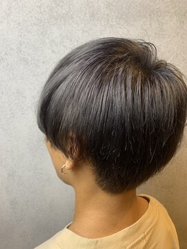 ヘアサロンM 新宿 サファイアグレー【嶋村京史朗】