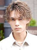 外国人風カーリーセンターパート