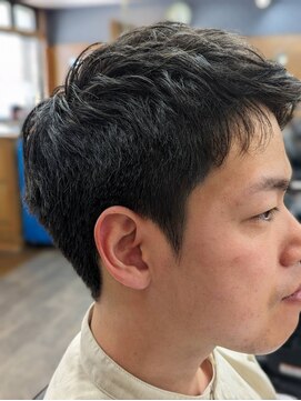 グラスヒビキ 刈り上げショート