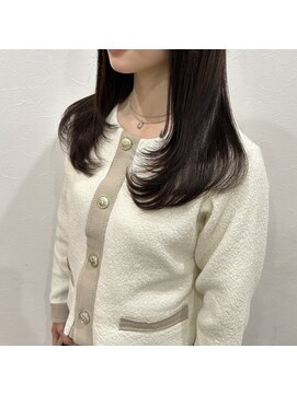 ジジ チーク 栃木(Gigi cheek) フェイスレイヤーとアッシュブラウン