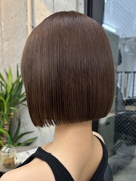 ラフ 新宿(Laff) 切りっぱなしボブ　縮毛矯正　丸みボブ　アッシュカラー　美髪