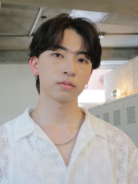 バイフィフス 原宿/表参道(by fifth) 自然な毛流れでラフにキマるセンターパート×ニュアンスパーマ