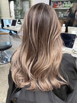 アポロ 横浜駅店(apollo) xバレイヤージュ/ホワイトグレージュ/レイヤーカット