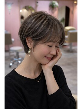 アットティー 金沢八景(at tee...) ショート/白髪ぼかしハイライト/30代/40代/50代/60代/金沢八景