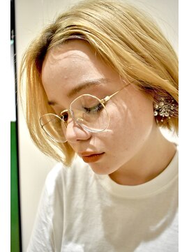 ブゾン(buZon) 【buZonブゾン高田馬場】ぱっつんショート