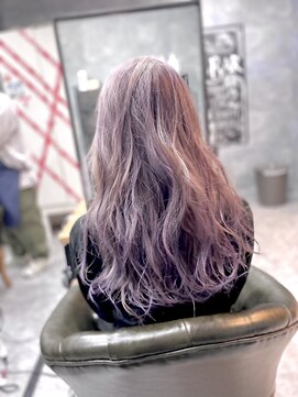 ルーツ(Root) 大人可愛いホワイトピンクカラー