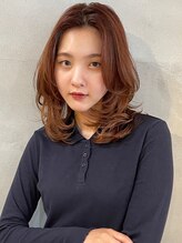 ネリ(nely) 【nely】大人可愛い20代30代40代内巻きロングレイヤー