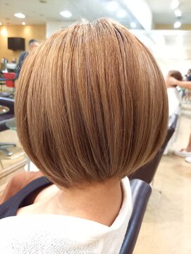 シャンプーボーイ 丸みショート