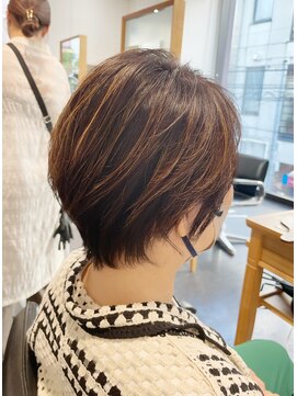 エムプラス 二子玉川(Mplus) 大人可愛いショートレイヤースタイル　(30.40代)   夏目サトル
