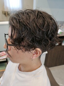 ソラ(sora)の写真/流行りの髪型も対応◎定番のツーブロックから、スパイラルパーマ、ブリーチオンカラーも！
