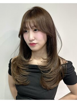 ワン バイ ジエクト(One by The Ect) トレンドレイヤーハッシュカット小顔前髪シルキーベージュ