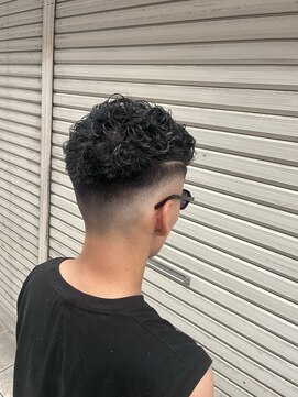 メンズグルーミングナンバーナイン(MEN'S GROOMING NUMBER NINE) フェードスタイル/スペインカール