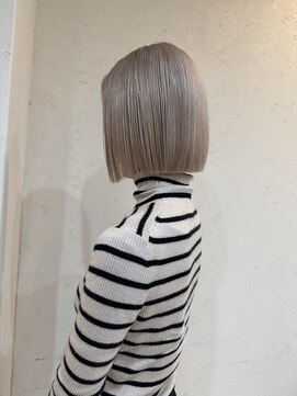 エリス ウメダ(Eliss umeda) ホワイトグレージュ