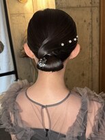 【徳岡】タイトシニヨン　モードヘア　ミディアムアレンジ