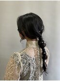 黒髪ローポニーアレンジ