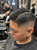 ブロートーキョーバーバーショップ 神田店(Bro Tokyo BARBERSHOP)&nbsp;【神田】サイドパートフェードスタイル