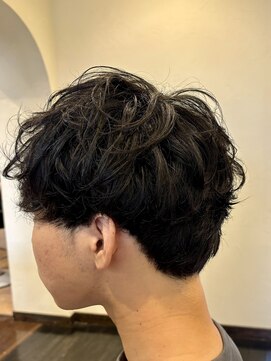 フェリーク ウジヤマダ(feerique UJIYAMADA) くせ毛を活かしたパーマ風スタイル［メンズカット,パーマ風］