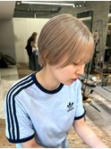 ミルクティーベージュハンサムショートハイトーンカラーブリーチ