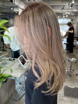 アポロ 横浜駅店(apollo) xバレイヤージュ/ホワイトグレージュ/レイヤーカット