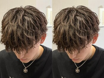 ドアーズ 西金沢(DOORS)の写真/朝のセットが苦手でもキマる、扱いやすさ重視のメンズパーマで印象を変える。