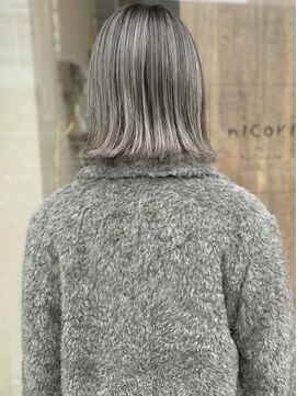 ニコリヘアワークス(nicori hair works) 外ハネ×バレイヤージュ×グレー2