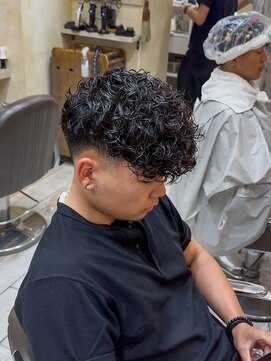グルーマーズトウキョウ(GROOMER/S TOKYO) men's/メンズ/リバースセンターパート/ニュアンスパーマ/神保町