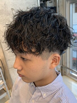 フィフス(fifth) フェザーマッシュ　ツイストパーマ　スパイラルパーマコンマヘア