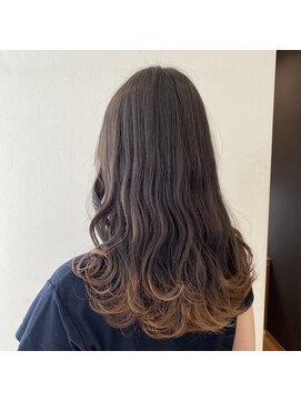 クリア(CLEAR) グラデーションカラー × レイヤーカット