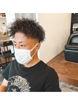 ビーテックバイゼン 山科店(B-TECH by Zen) ツーブロック短髪モテるスーツ束感メッシュシークレットパーマ