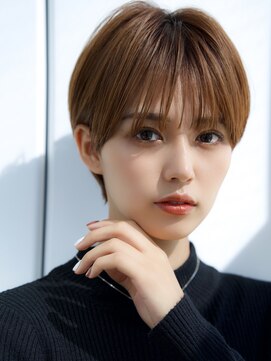 エインアンリー 表参道(AIN.ANLY.) セミディカールシアーカラー姫カット耳かけショートボブ大人女子