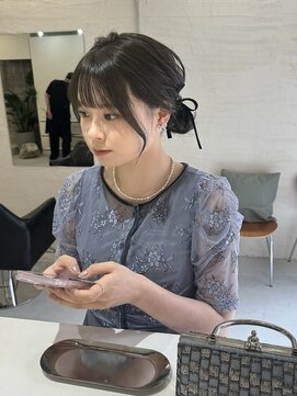 ツキヘア(TUKI hair) お呼ばれヘアセットツインお団子/透明感オリーブグレージュ