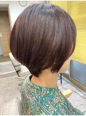 少し前下がりのショートボブ