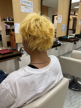 マキシム ナカイ(MAXIM NAKAI) 金髪ブリーチ抜きっぱなしスパイキーショートアップバング