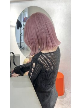 アドネ プライム(adne prime) ピンクカラー/ハイトーンカラー/切りっぱなしボブ