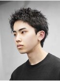 渋谷メンズスパイキーショートパーマ短髪アップバング刈り上げ