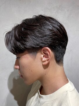 ニコ トウキョウ ヨコハマ(nico) メンズセンターパートニュアンスパーマ毛流れメンズパーマ刈上げ