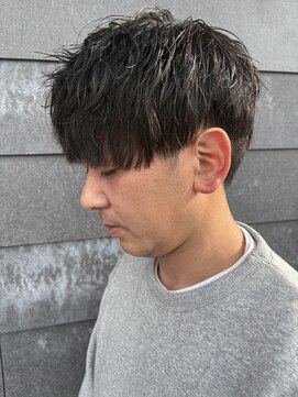 ヒュイル バイ ニアウ(Hwyl by Niau) MEN’S HAIRシャドウパーマスパイラルパーマニュアンスパーマ