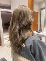 ピークアブー アヴェダ ギンザシックス(PEEK-A-BOO AVEDA GINZASIX)&nbsp;白髪ぼかし 明るめベージュレイヤー 柔らかく透明感カラー◆