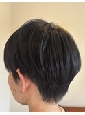 ピアスが映えるオシャレベリーショート