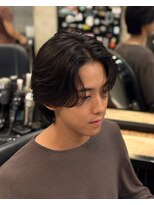 ビンゴ(BINGO) 2552_黒髪毛流れマッシュテーパーフェードシャドウパーマ