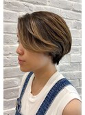 かきあげ前髪の大人ショート×ハイライトグラデーションカラー
