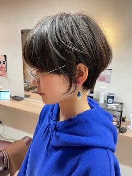 コワファーストナガサキシャンプーボーイ(COIFF1RST NAGASAKI SHAMPOO BOY) 大人可愛い20代30代40代黒髪前下がりショートボブ丸みショート◎