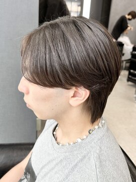 リード(REEED) センターパート縮毛矯正マッシュ刈り上げ毛流れツーブロック