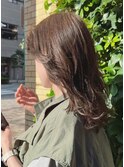 カーキベージュ